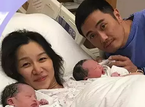 “笑著順產(chǎn)雙胞胎，讓女人生小孩生得更有尊嚴(yán)！”